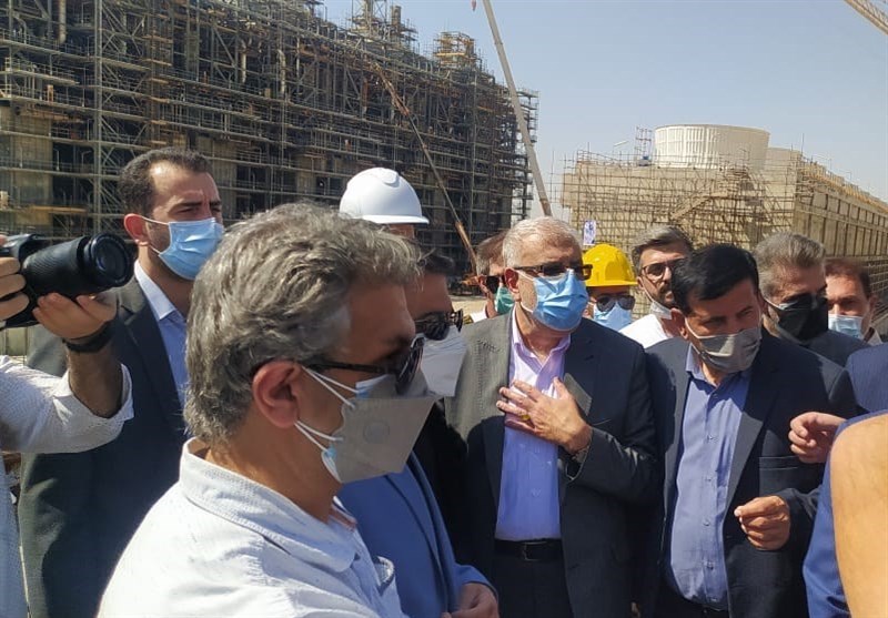 جواد اوجی در بازدید از پتروشیمی گچساران اظهار داشت: هشت میدان نفتی و 13 درصد از ذخایر نفتی کشور در کهگیلویه و بویراحمد قرار دارد و عملیات احداث سه طرح در این استان شامل توسعه و حفظ نگهداشت میدان یک و دو، بی بی حکیمه و سه و چهار گچساران با افزایش تولید 40 هزار بشکه در روز را به زودی شروع می‌کنیم و افزون‌بر بر 260 میلیون یورو حجم سرمایه گذاری این سه میدان خواهد بود.